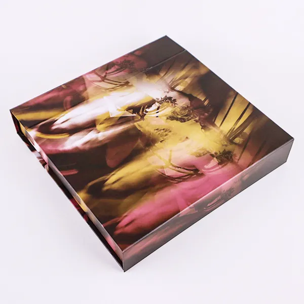 Подарункові коробки для одягу